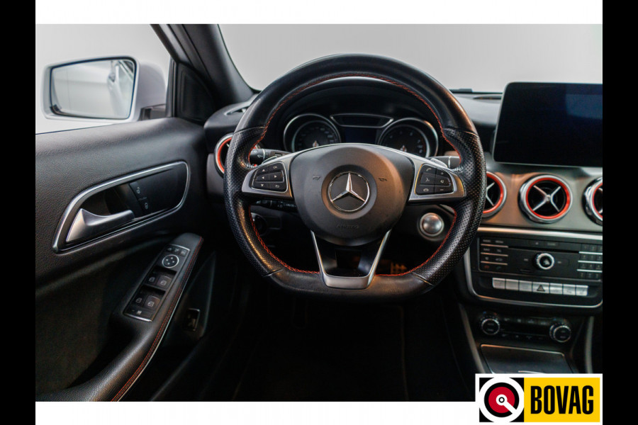 Mercedes-Benz GLA 180 Buss.Sol. AMG Automaat | Trekhaak | Led | Stoelverw. | Navigatie | Climate control | All season banden, Keyless entry/start, Electrische achterklep