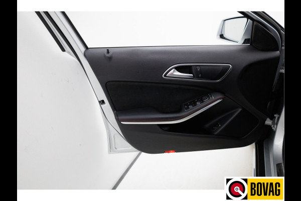 Mercedes-Benz GLA 180 Buss.Sol. AMG Automaat | Trekhaak | Led | Stoelverw. | Navigatie | Climate control | All season banden, Keyless entry/start, Electrische achterklep