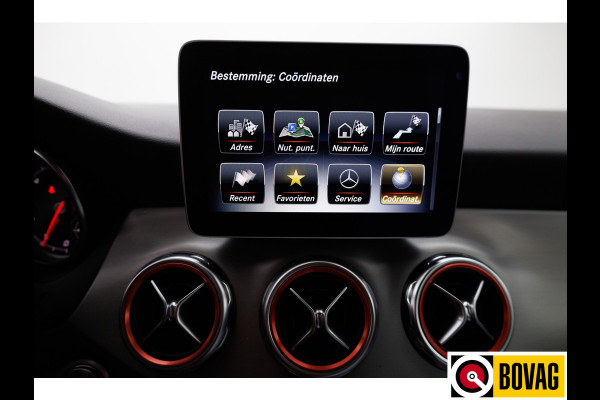 Mercedes-Benz GLA 180 Buss.Sol. AMG Automaat | Trekhaak | Led | Stoelverw. | Navigatie | Climate control | All season banden, Keyless entry/start, Electrische achterklep