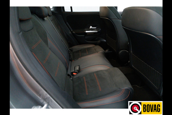 Mercedes-Benz GLA 250 e AMG Line automaat | Panoramadak | Wegklapbare Trekhaak | Adaptive Cruise Elektrische achterklep, Stoelverwarming, Camera, Sfeerverlichting, Navigatie