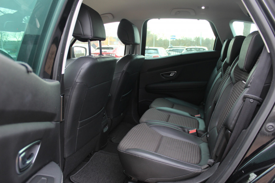 Renault Scénic 1.3 TCe Intens / Camera / Head-up / Navigatie / Half leder / 20'' / Dodehoek / DAB / Cruise Control