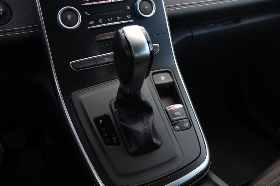 Renault Scénic 1.3 TCe Intens / Camera / Head-up / Navigatie / Half leder / 20'' / Dodehoek / DAB / Cruise Control