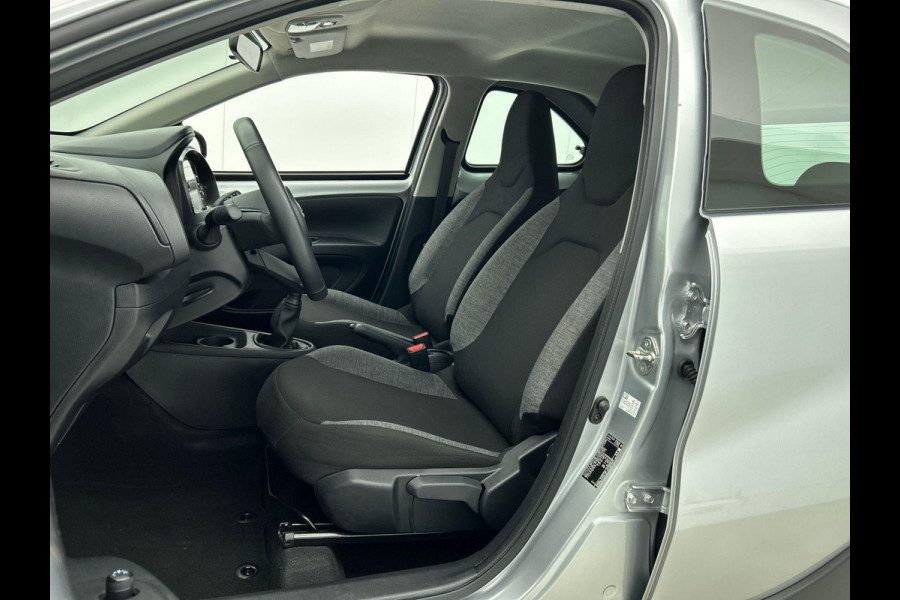 Toyota Aygo X 1.0 VVT-i MT Play Airco Navi Carplay PDC + Camera Achter Cruise Control