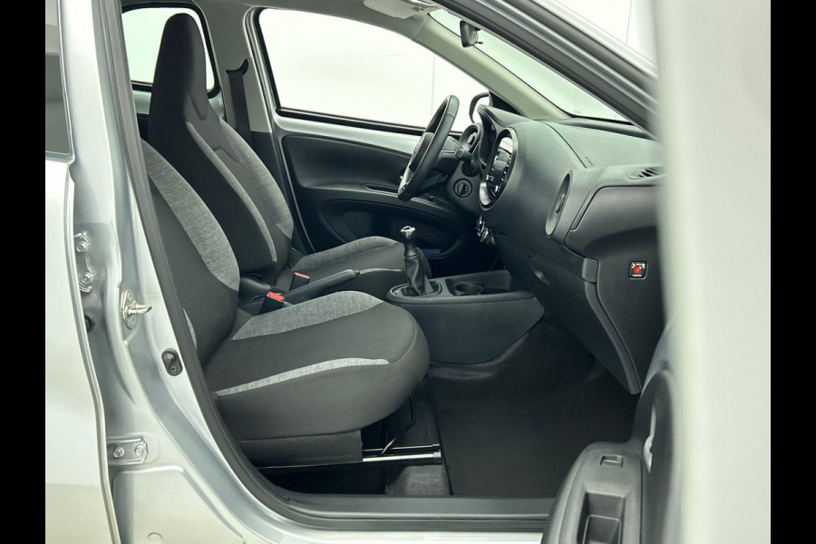 Toyota Aygo X 1.0 VVT-i MT Play Airco Navi Carplay PDC + Camera Achter Cruise Control