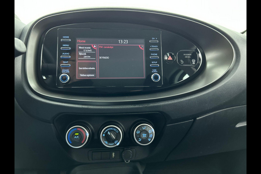 Toyota Aygo X 1.0 VVT-i MT Play Airco Navi Carplay PDC + Camera Achter Cruise Control