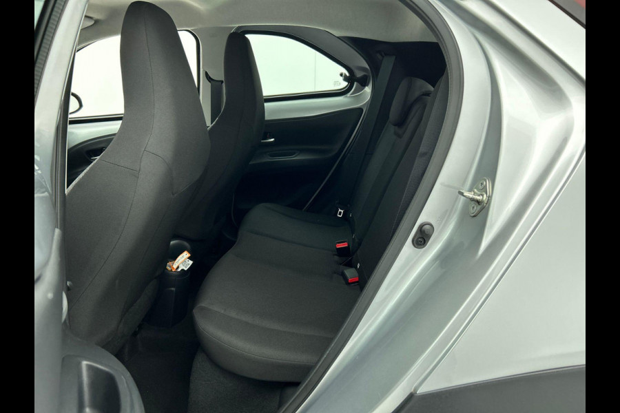 Toyota Aygo X 1.0 VVT-i MT Play Airco Navi Carplay PDC + Camera Achter Cruise Control
