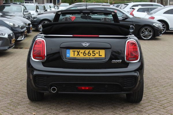 MINI Cabrio 1.5 Cooper / JCW Package / Leder / CarPlay / 18'' / Keyless / Navigatie / Stoelverwarming / Windscherm / Cruise Control
