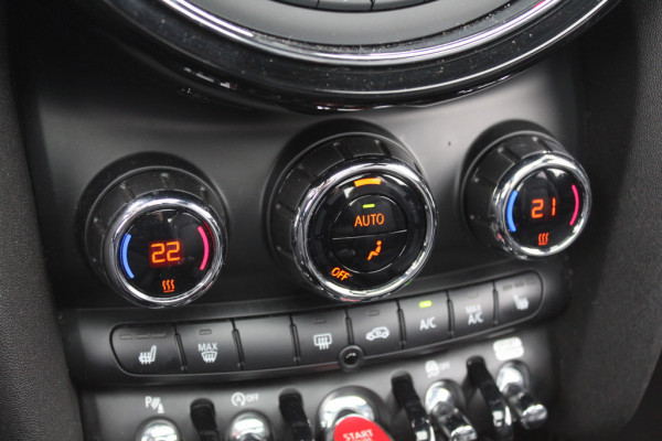 MINI Cabrio 1.5 Cooper / JCW Package / Leder / CarPlay / 18'' / Keyless / Navigatie / Stoelverwarming / Windscherm / Cruise Control
