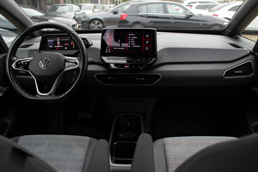 Volkswagen ID.3 Pure 45 kWh / SoH 92.6% / CarPlay / Parkeerhulp V+A / 18'' / Stuur+Stoelverwarming / DAB / ACC / Warmtepomp