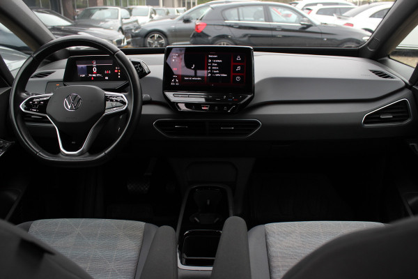 Volkswagen ID.3 Pure 45 kWh / SoH 92.6% / CarPlay / Parkeerhulp V+A / 18'' / Stuur+Stoelverwarming / DAB / ACC / Warmtepomp