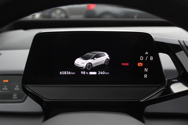 Volkswagen ID.3 Pure 45 kWh / SoH 92.6% / CarPlay / Parkeerhulp V+A / 18'' / Stuur+Stoelverwarming / DAB / ACC / Warmtepomp