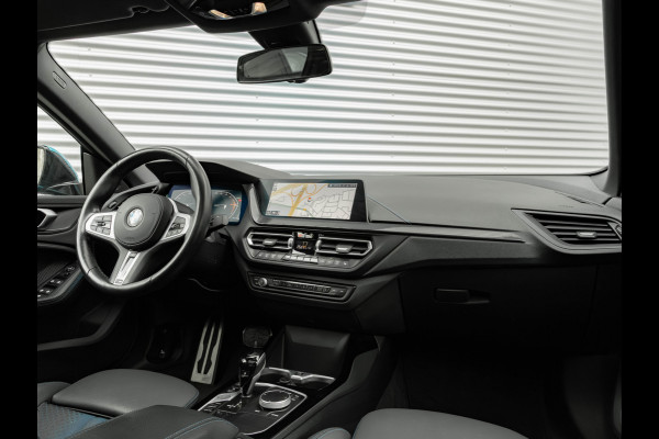 BMW 2 Serie Gran Coupé 220i M-Sport - Pano - Verwarmd Stuurwiel - ACC - Camera