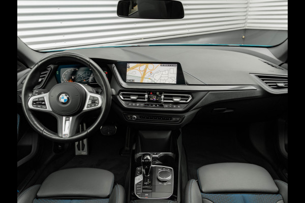 BMW 2 Serie Gran Coupé 220i M-Sport - Pano - Verwarmd Stuurwiel - ACC - Camera