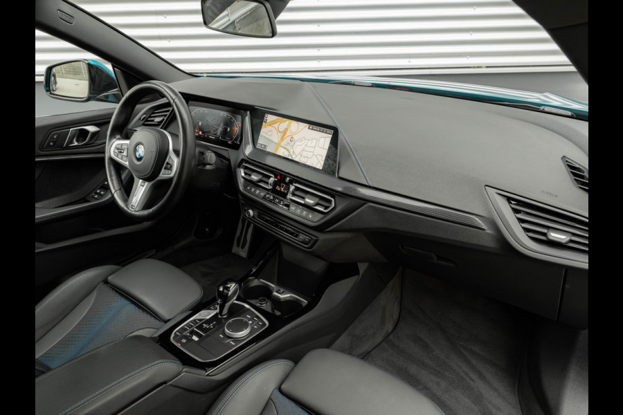 BMW 2 Serie Gran Coupé 220i M-Sport - Pano - Verwarmd Stuurwiel - ACC - Camera