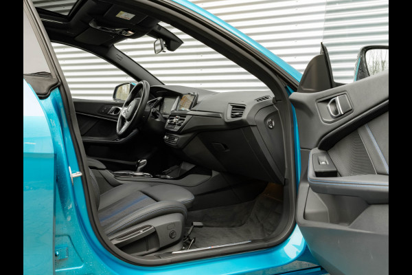 BMW 2 Serie Gran Coupé 220i M-Sport - Pano - Verwarmd Stuurwiel - ACC - Camera