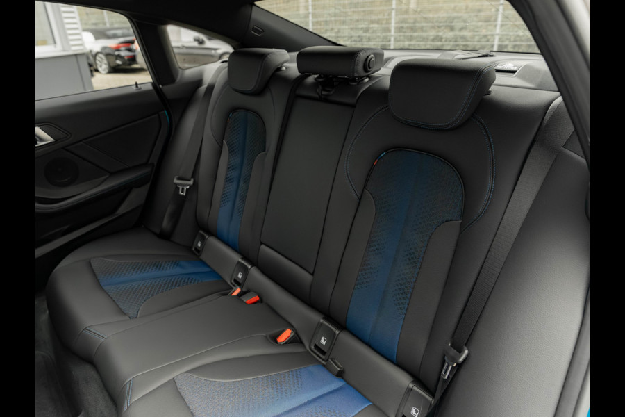 BMW 2 Serie Gran Coupé 220i M-Sport - Pano - Verwarmd Stuurwiel - ACC - Camera