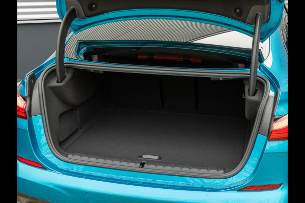 BMW 2 Serie Gran Coupé 220i M-Sport - Pano - Verwarmd Stuurwiel - ACC - Camera