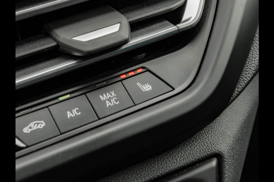 BMW 2 Serie Gran Coupé 220i M-Sport - Pano - Verwarmd Stuurwiel - ACC - Camera