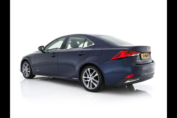 Lexus IS 300h Hybrid Business Line Aut. *PANO | LEATHER-MICROFIBRE | FULL-LED | NAVI-FULLMAP | HEATED-COMFORTSEATS | CAMERA | ECC | SHIFT-PADDLES | PDC | CRUISE | 17''ALU*