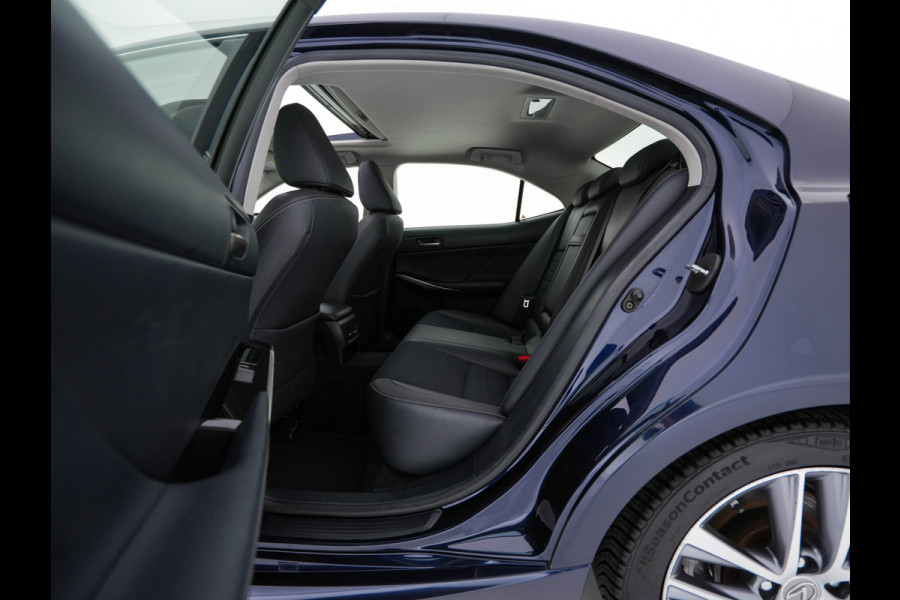 Lexus IS 300h Hybrid Business Line Aut. *PANO | LEATHER-MICROFIBRE | FULL-LED | NAVI-FULLMAP | HEATED-COMFORTSEATS | CAMERA | ECC | SHIFT-PADDLES | PDC | CRUISE | 17''ALU*