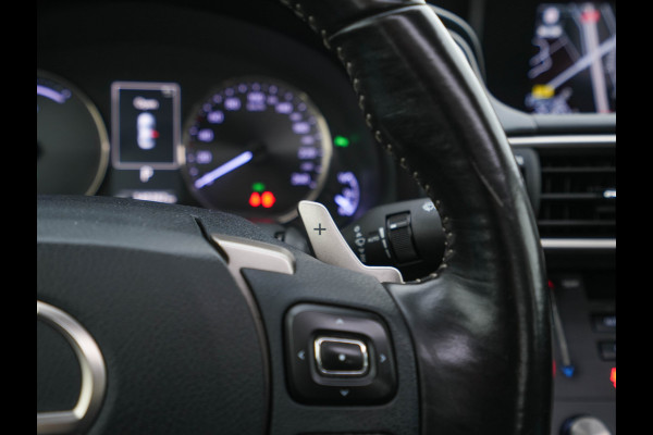 Lexus IS 300h Hybrid Business Line Aut. *PANO | LEATHER-MICROFIBRE | FULL-LED | NAVI-FULLMAP | HEATED-COMFORTSEATS | CAMERA | ECC | SHIFT-PADDLES | PDC | CRUISE | 17''ALU*