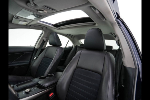 Lexus IS 300h Hybrid Business Line Aut. *PANO | LEATHER-MICROFIBRE | FULL-LED | NAVI-FULLMAP | HEATED-COMFORTSEATS | CAMERA | ECC | SHIFT-PADDLES | PDC | CRUISE | 17''ALU*