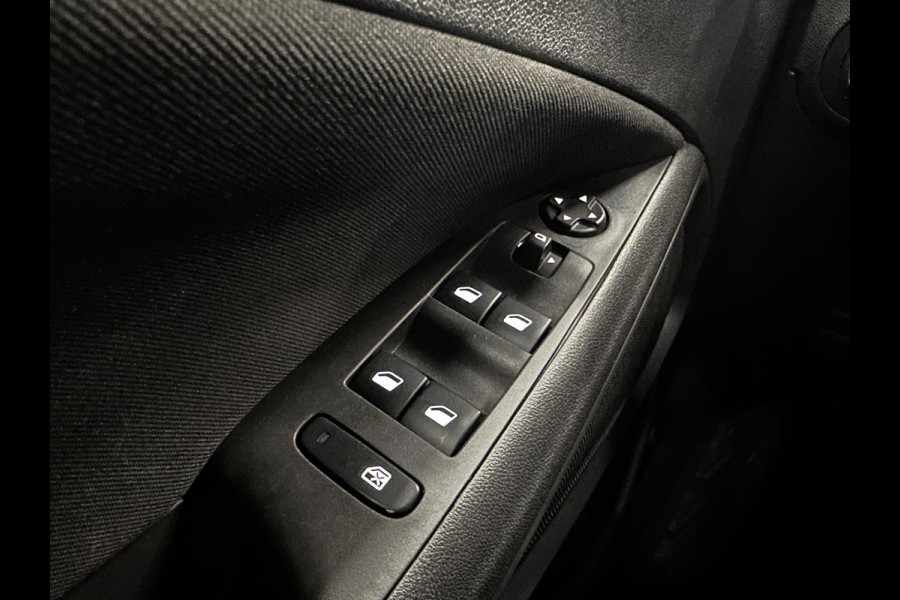 Opel Crossland X 1.2 Turbo Innovation Automaat Trekhaak Navigatie Apple Carplay/Android Auto Camera Parkeersensoren Cruise Control Stoel-en stuurverwarming Climate Control Lichtmetalen velgen Getinte ramen