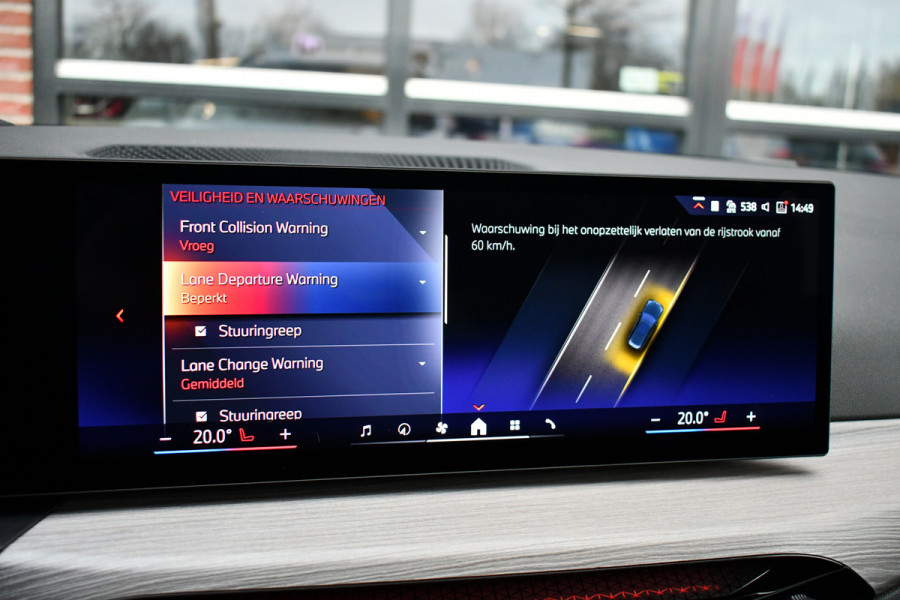 BMW 3 Serie Touring 330e M-Sport LCI-2 Pano Trekh ACC H/K 360 HUD 19inch