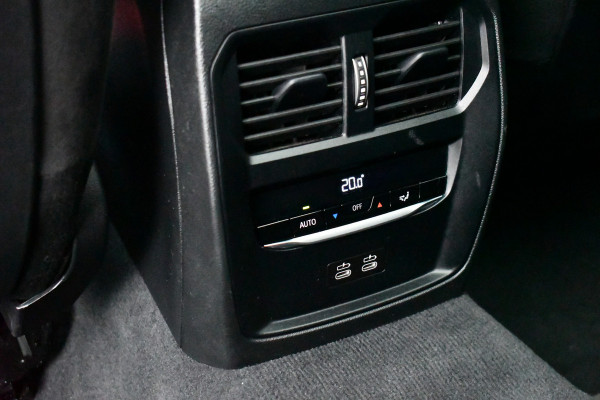 BMW 3 Serie Touring 330e M-Sport LCI-2 Pano Trekh ACC H/K 360 HUD 19inch