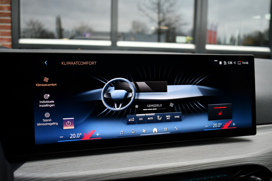 BMW 3 Serie Touring 330e M-Sport LCI-2 Pano Trekh ACC H/K 360 HUD 19inch