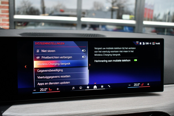 BMW 3 Serie Touring 330e M-Sport LCI-2 Pano Trekh ACC H/K 360 HUD 19inch