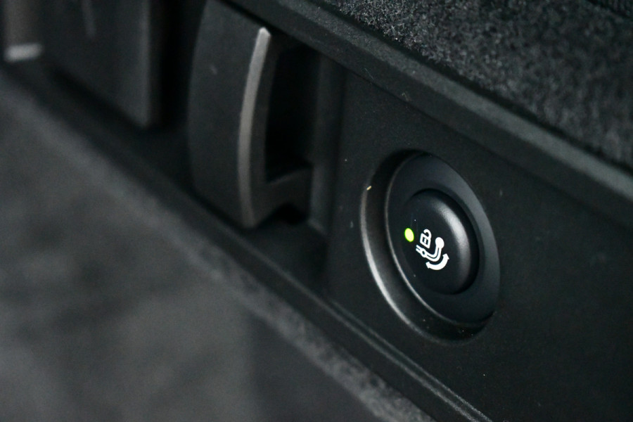 BMW 3 Serie Touring 330e M-Sport LCI-2 Pano Trekh ACC H/K 360 HUD 19inch