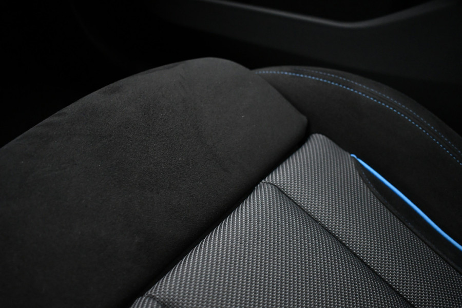 BMW 3 Serie Touring 330e M-Sport LCI-2 Pano Trekh ACC H/K 360 HUD 19inch