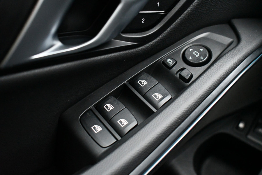 BMW 3 Serie Touring 330e M-Sport LCI-2 Pano Trekh ACC H/K 360 HUD 19inch