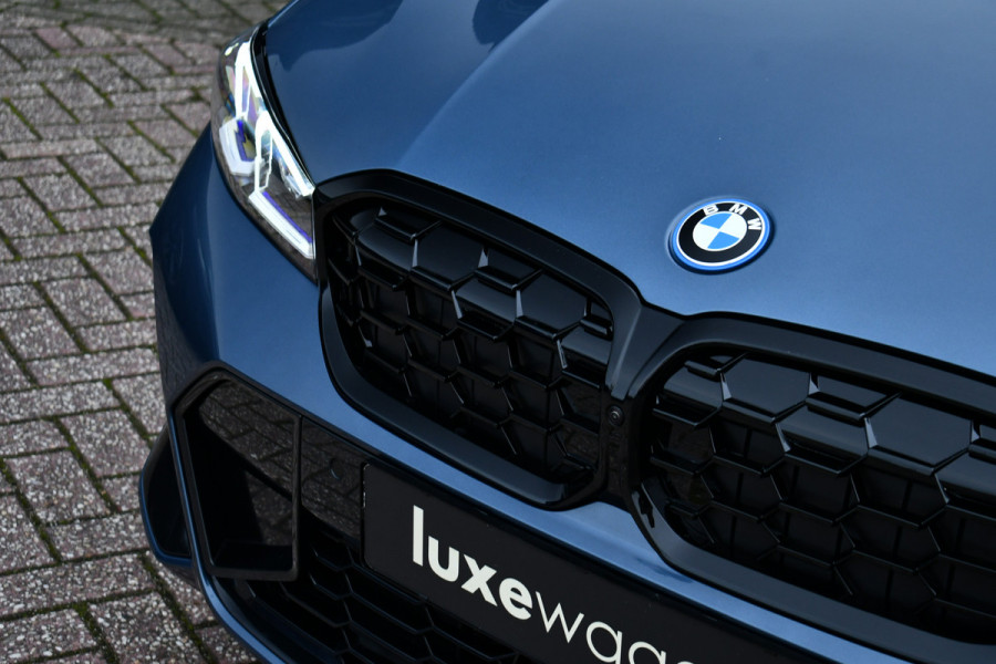 BMW 3 Serie Touring 330e M-Sport LCI-2 Pano Trekh ACC H/K 360 HUD 19inch