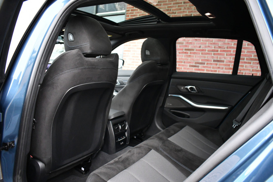 BMW 3 Serie Touring 330e M-Sport LCI-2 Pano Trekh ACC H/K 360 HUD 19inch