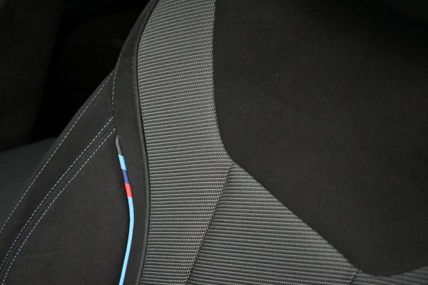 BMW 3 Serie Touring 330e M-Sport LCI-2 Pano Trekh ACC H/K 360 HUD 19inch