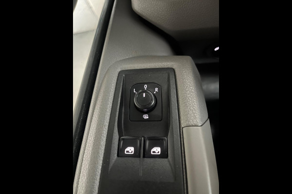 Volkswagen Crafter LAADKLEP L3H3 AUTOMAAT DSG 35 2.0 TDI 140PK 3Persoons, Airco, CruiseControl, Groot Scherm, RIJKLAARPRIJS!