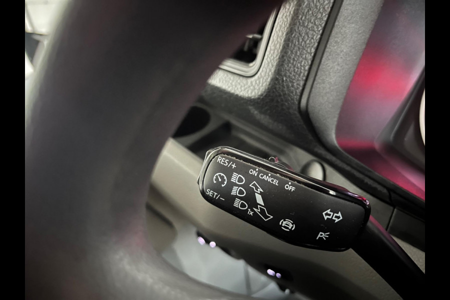 Volkswagen Crafter LAADKLEP L3H3 AUTOMAAT DSG 35 2.0 TDI 140PK 3Persoons, Airco, CruiseControl, Groot Scherm, RIJKLAARPRIJS!