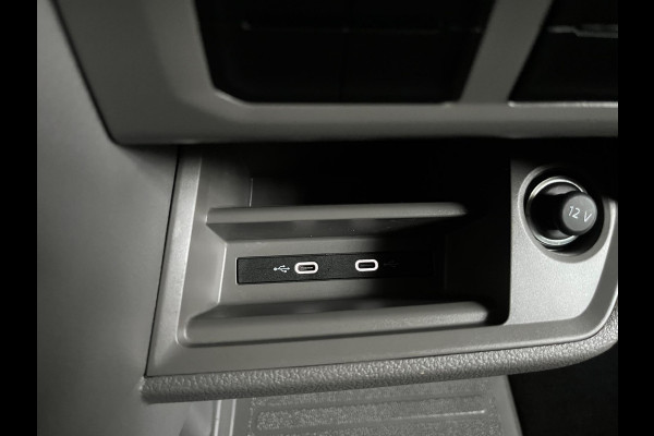 Volkswagen Crafter LAADKLEP L3H3 AUTOMAAT DSG 35 2.0 TDI 140PK 3Persoons, Airco, CruiseControl, Groot Scherm, RIJKLAARPRIJS!