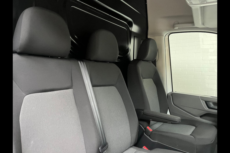 Volkswagen Crafter LAADKLEP L3H3 AUTOMAAT DSG 35 2.0 TDI 140PK 3Persoons, Airco, CruiseControl, Groot Scherm, RIJKLAARPRIJS!