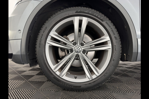 Volkswagen Tiguan Allspace 1.5 TSI R-line Highline Business (7-Pers.) (INCL-BTW) Aut * PANO | NAVI-FULLMAP | XENON | ALCANTARA | HEATED-ERGONOMIC-SPORTSEATS | KEYLESS | PRIVACY-GLASS | CAMERA | DAB | DIGI-COCKPIT | PDC | TOWBAR | ECC | 19"ALU*