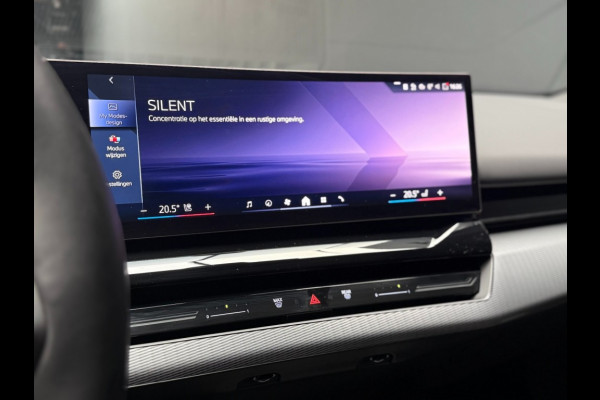 BMW 5 Serie 530e x-Drive M-Sport Pro-20 inch trekhaak panorama head-up key-less