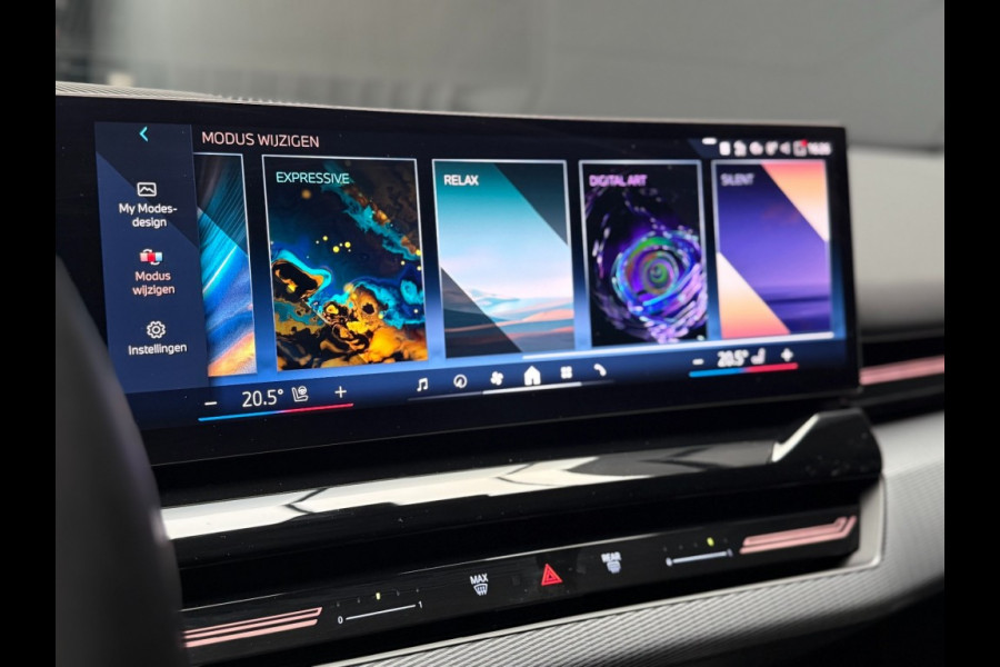 BMW 5 Serie 530e x-Drive M-Sport Pro-20 inch trekhaak panorama head-up key-less