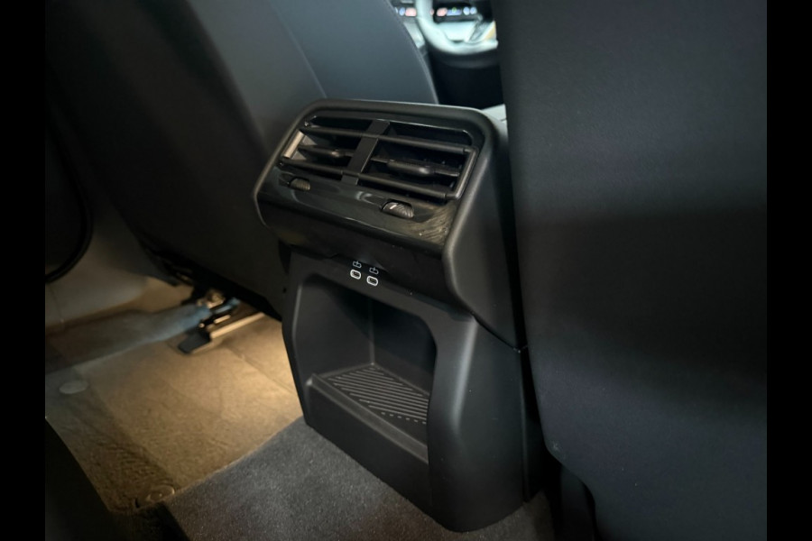 BMW 5 Serie 530e x-Drive M-Sport Pro-20 inch trekhaak panorama head-up key-less