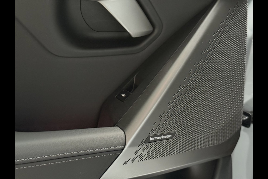 BMW 5 Serie 530e x-Drive M-Sport Pro-20 inch trekhaak panorama head-up key-less