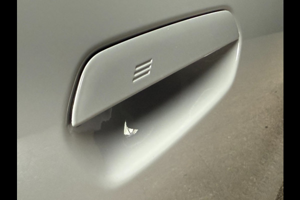 BMW 5 Serie 530e x-Drive M-Sport Pro-20 inch trekhaak panorama head-up key-less