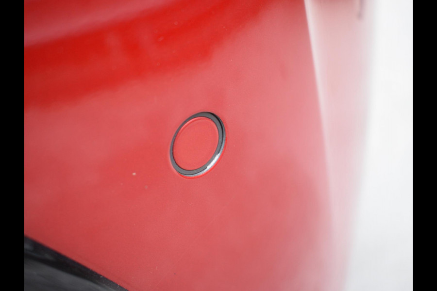 Peugeot e-208 EV GT Pack 50 kWh SOH 92,5%  | 3 FASE | PANODAK | ACHTERUITRIJCAMERA MET SENSOREN | NAVI & CARPLAY | E.C.C. |