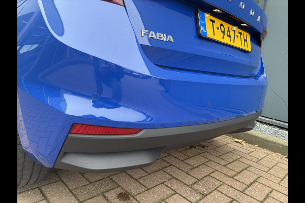 Škoda Fabia 1.0 TSi 95pk Business Edition 5-drs. PANODAK/ADAPT.CRUISE/KEYLESS/CARPLAY/WINTERPACK/PDC