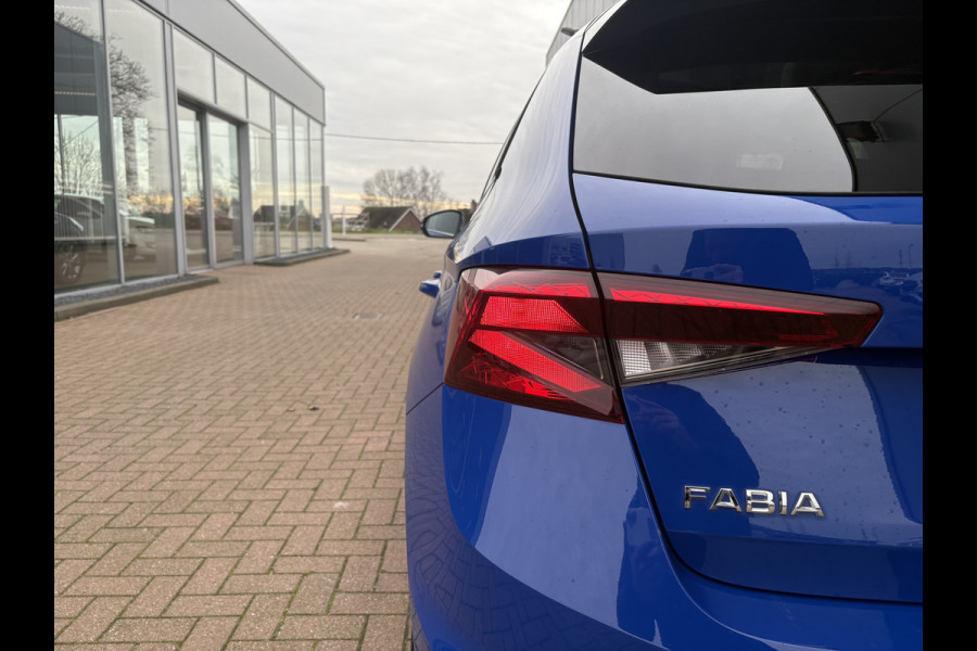 Škoda Fabia 1.0 TSi 95pk Business Edition 5-drs. PANODAK/ADAPT.CRUISE/KEYLESS/CARPLAY/WINTERPACK/PDC